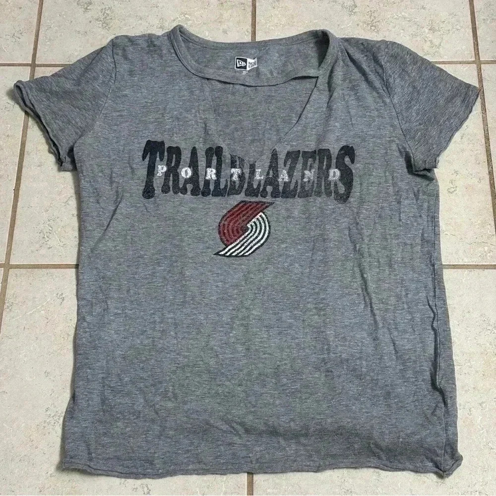 Large PORTLAND TRAILBLAZERS New Era Tee Top - Picture 1 of 6